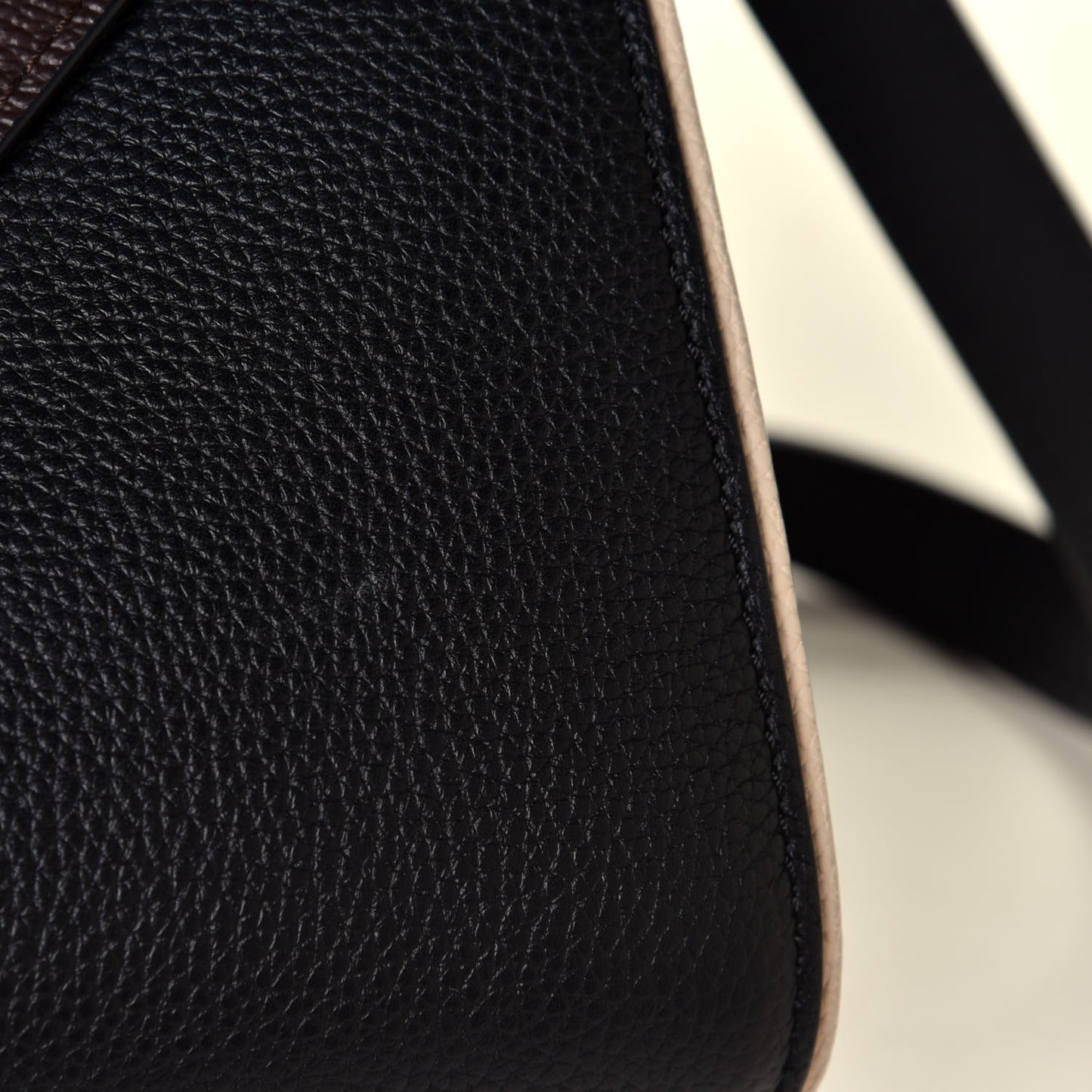 Monogram Double V Black