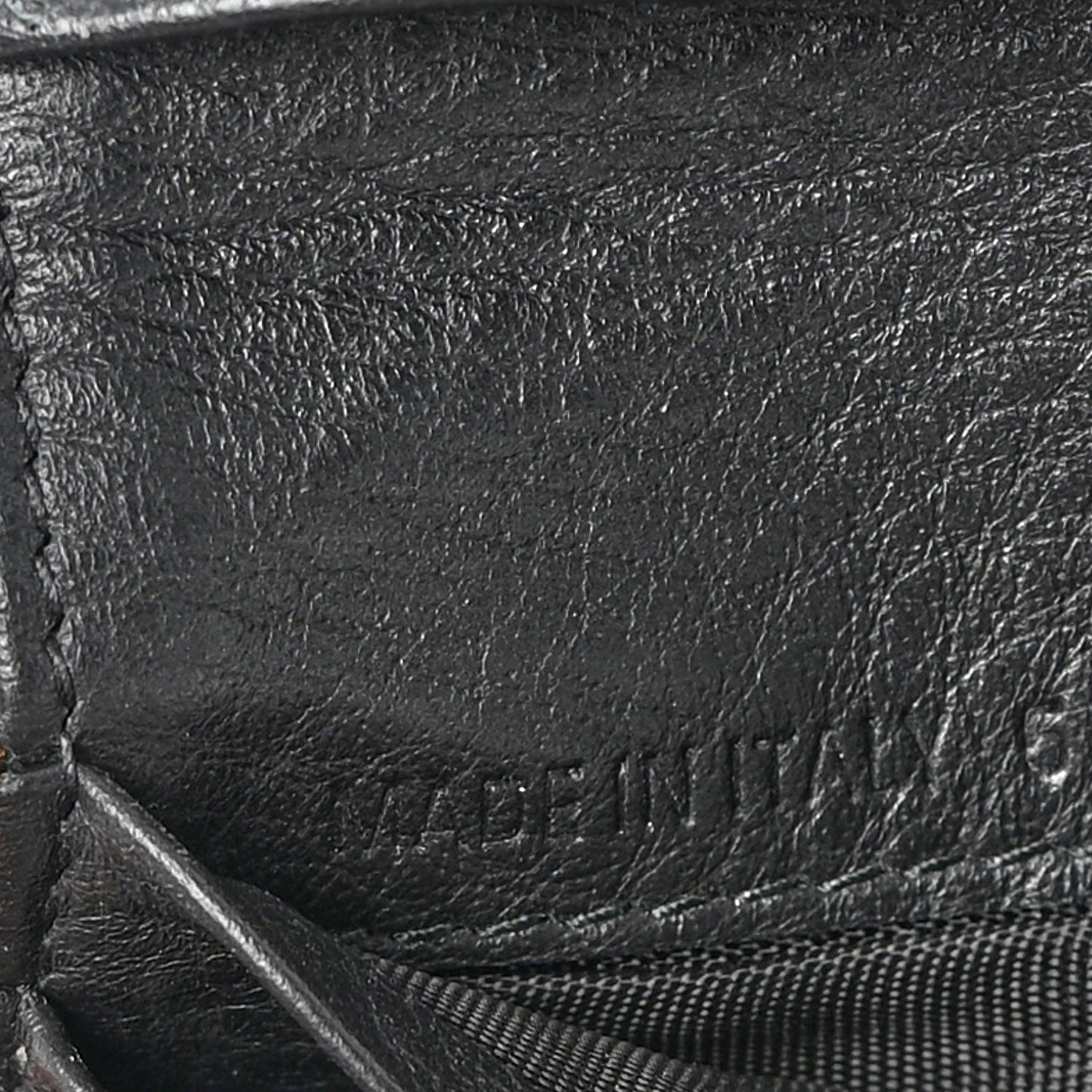 Calfskin Logo Zip Around Card Holder Black