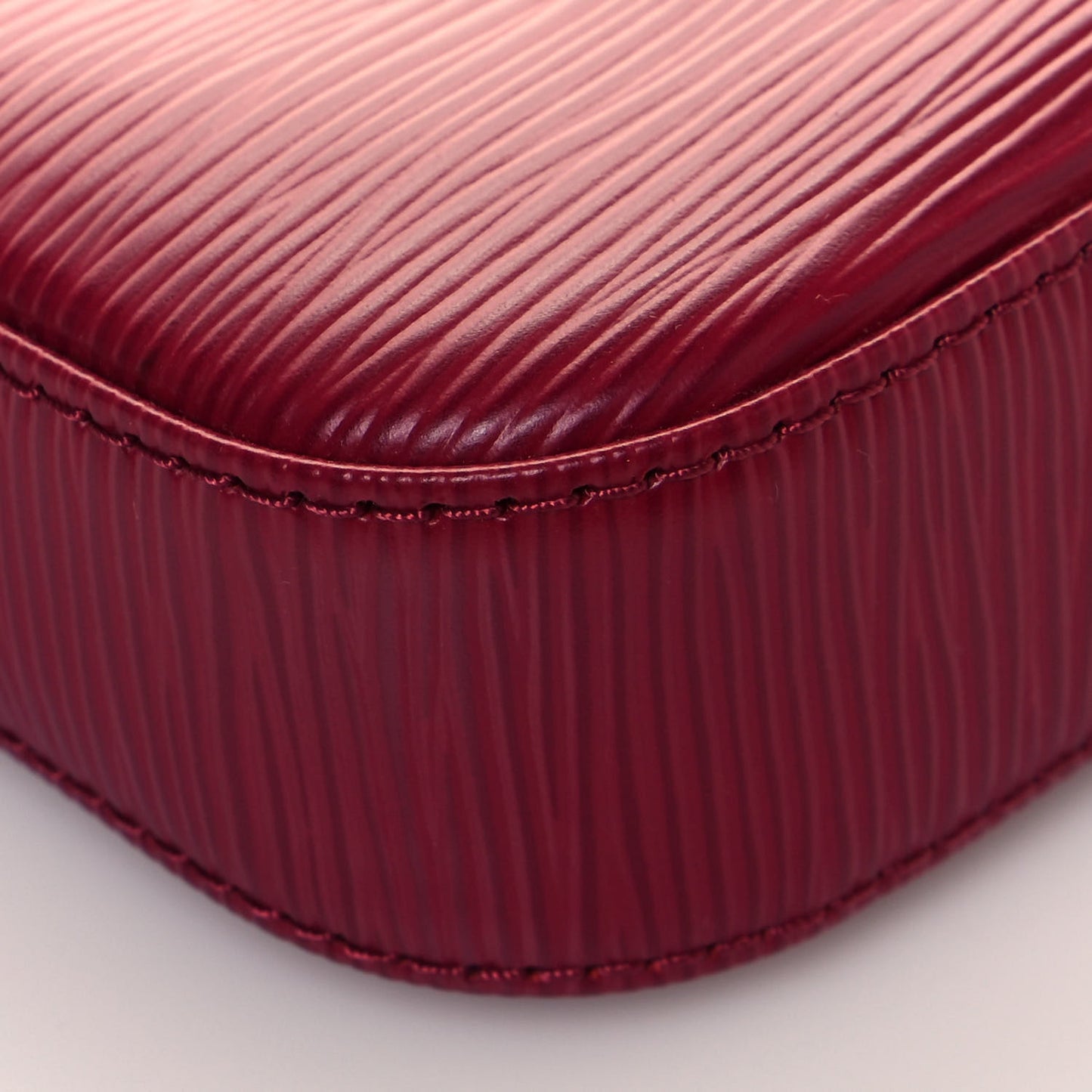 Epi Pochette Accessories NM Fuchsia