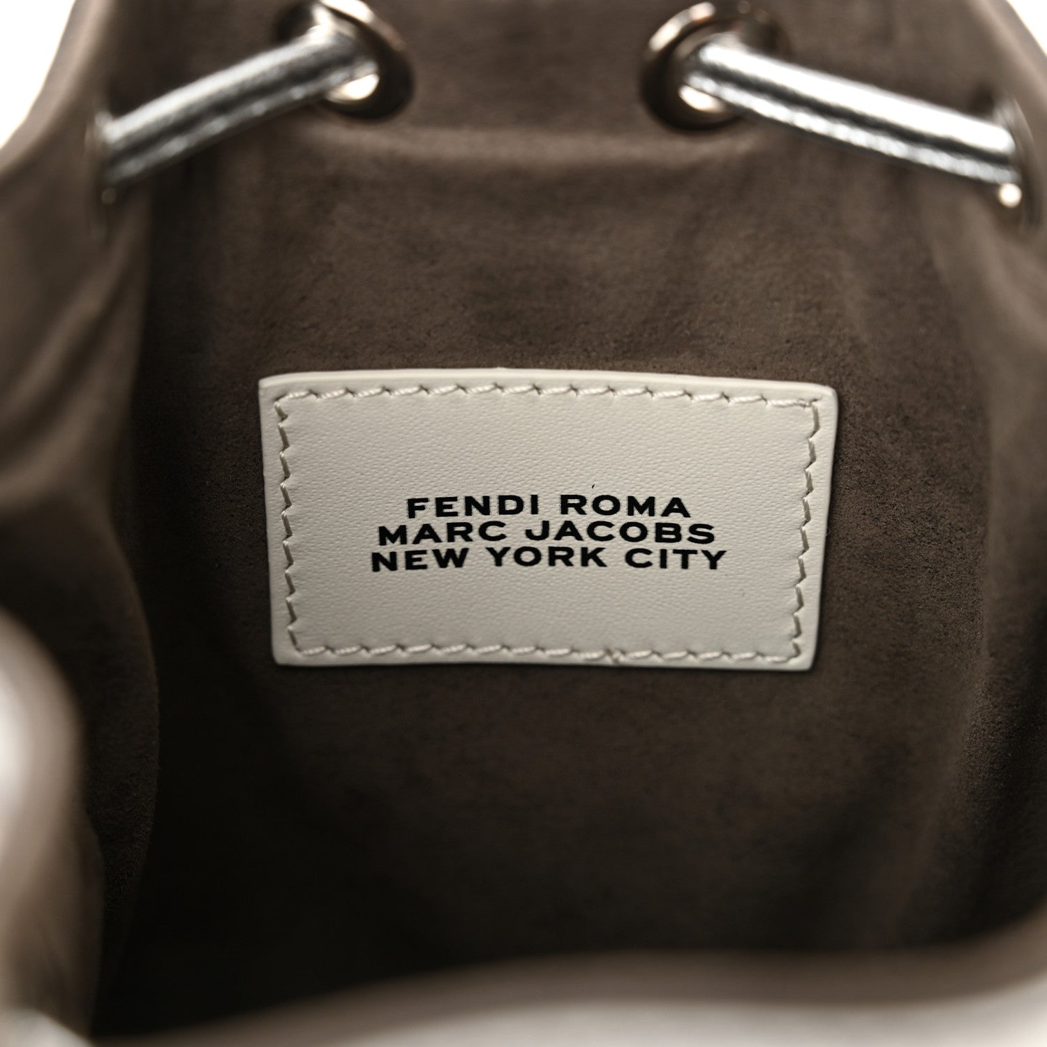 Fendi X MARC JACOBS Agnello Laminato Trapunta FF Mini Mon Tresor Bucket Bag Argento 6 of 10