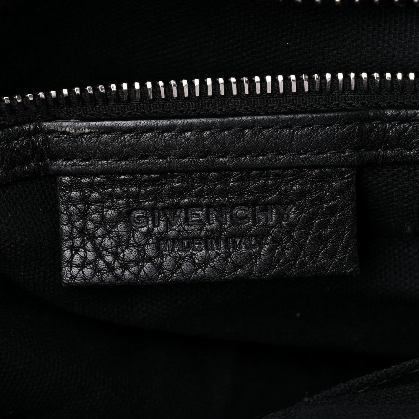 Pebbled Calfskin Small Nightingale Black