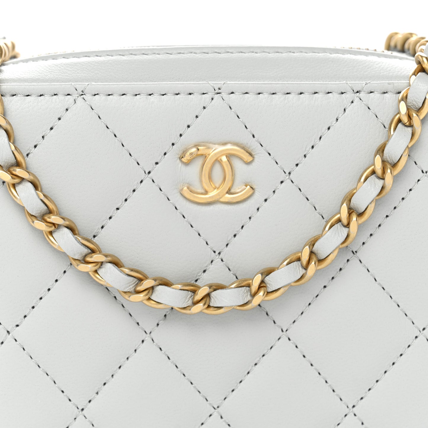 Lambskin Quilted CC Pearl Crush Camera Case Grey