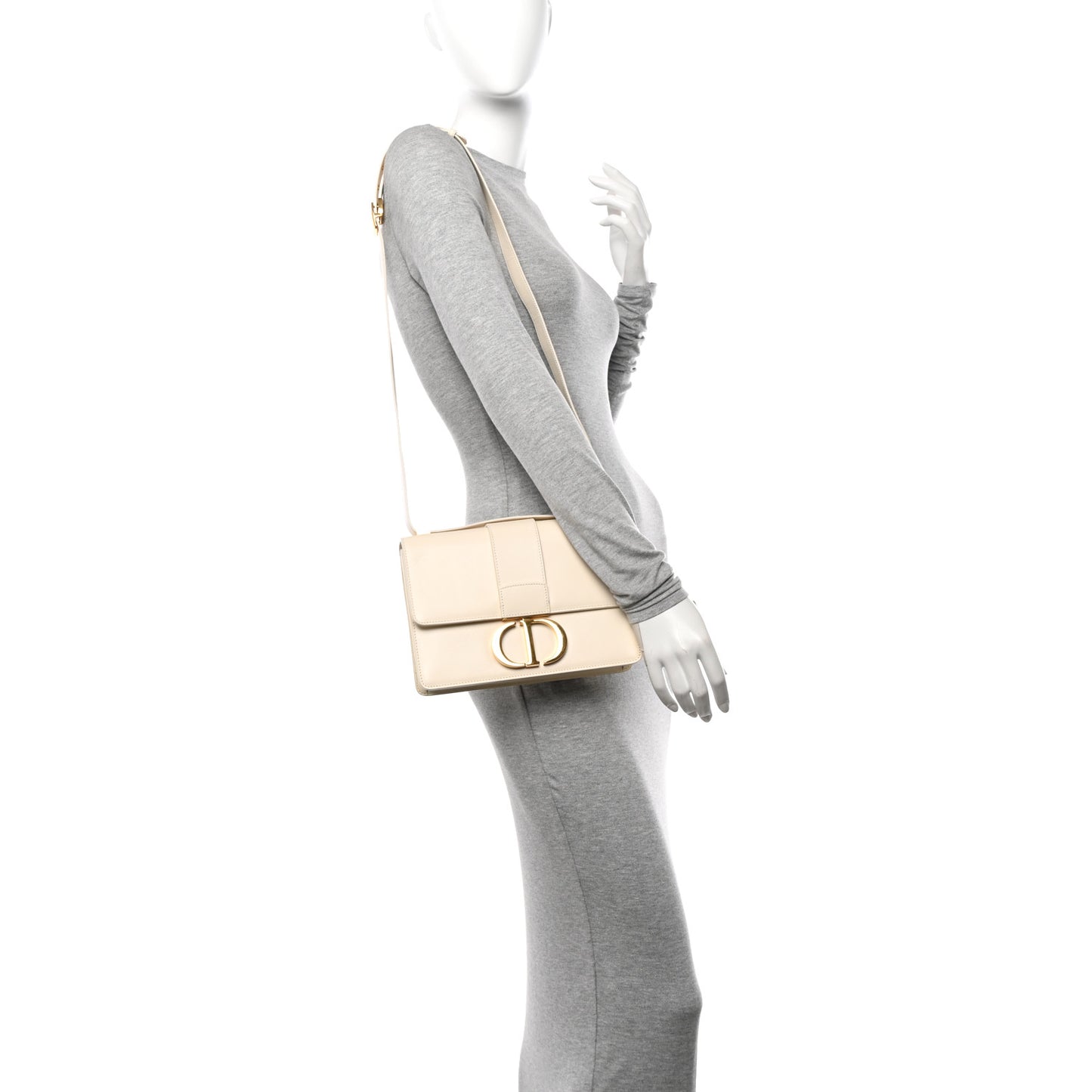 Box Calfskin 30 Montaigne Flap Bag Latte