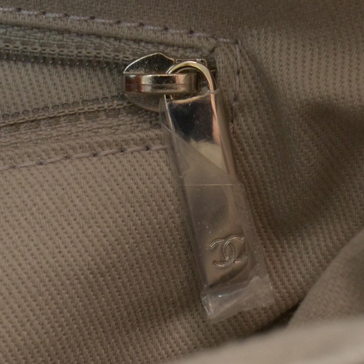 Calfskin Be CC Tote Black