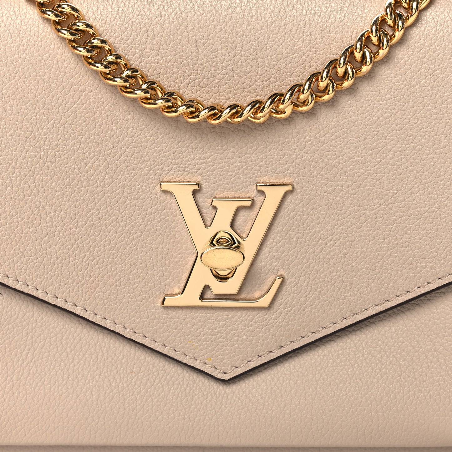 Soft Calfskin Mylockme Chain Bag BB Greige