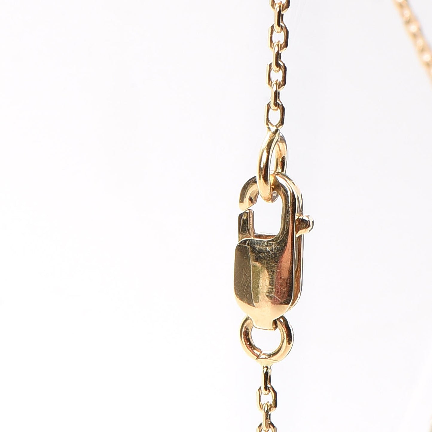 18K Yellow Gold Mother of Pearl Sweet Alhambra Butterfly Bracelet