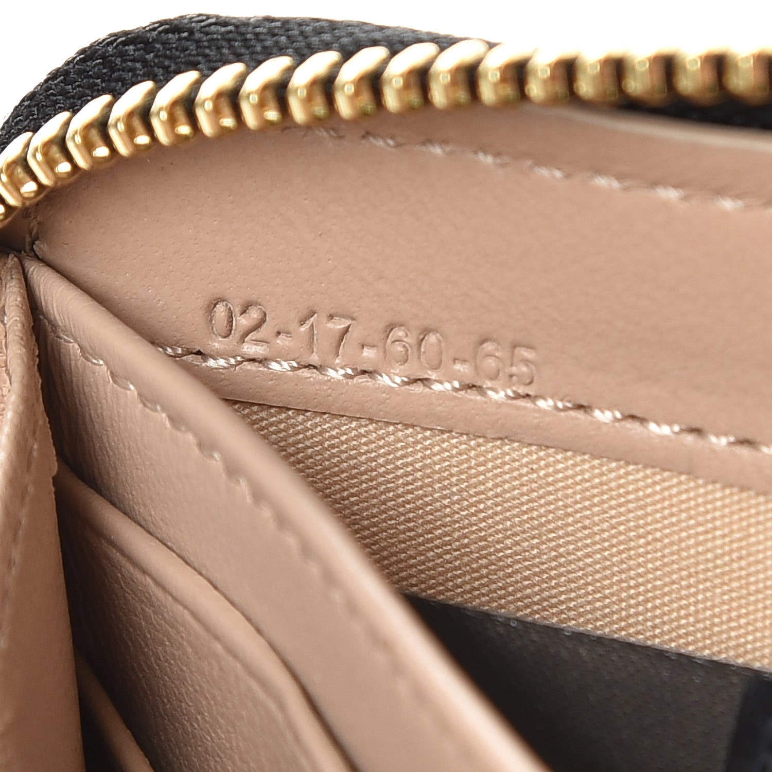 Chloe Calfskin Hudson Zip Around Wallet Black 7 of 9