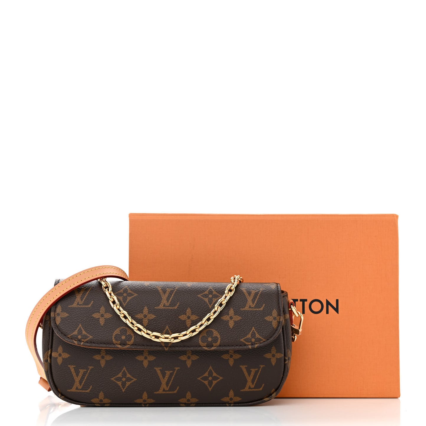 Monogram Ivy Wallet On Chain
