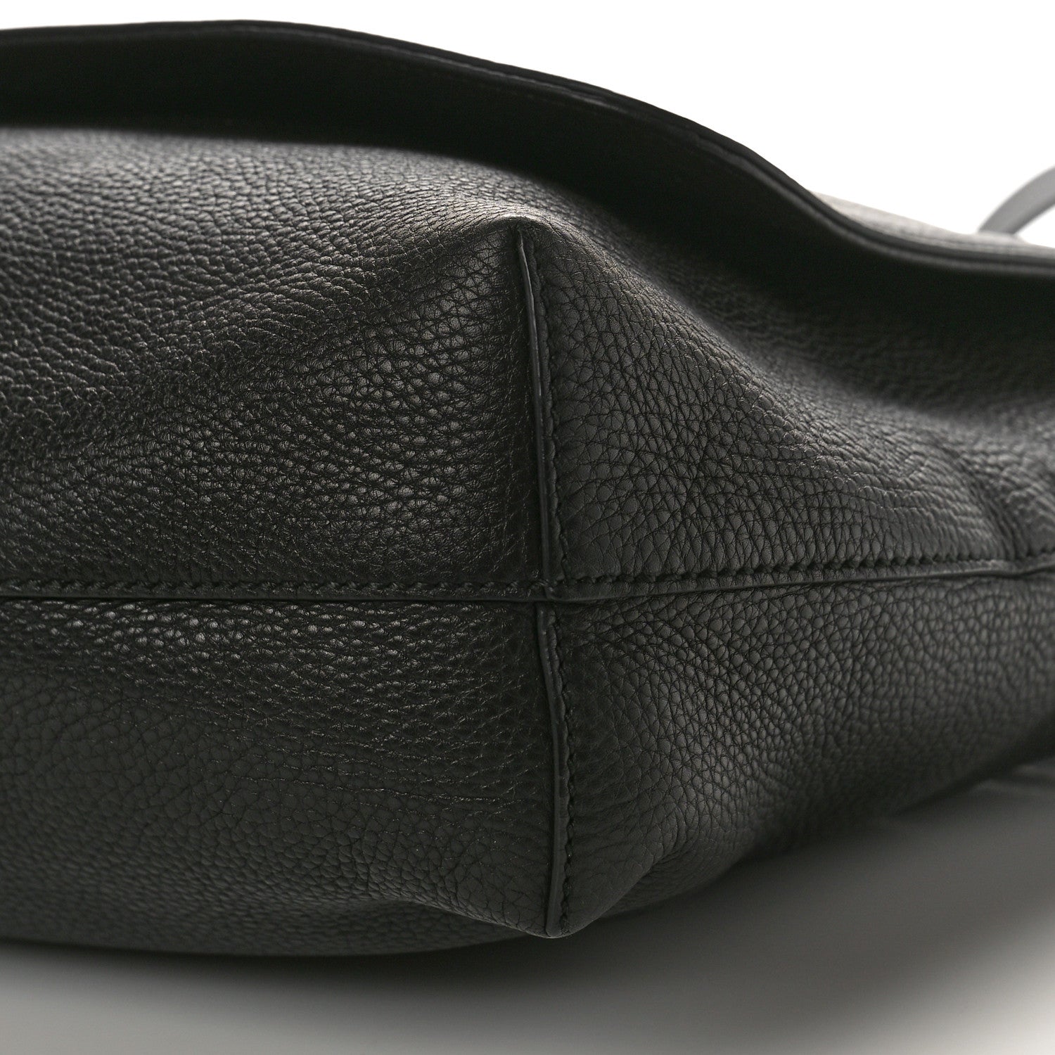 Gucci Pebbled Calfskin Soho Messenger Bag Black 9 of 10