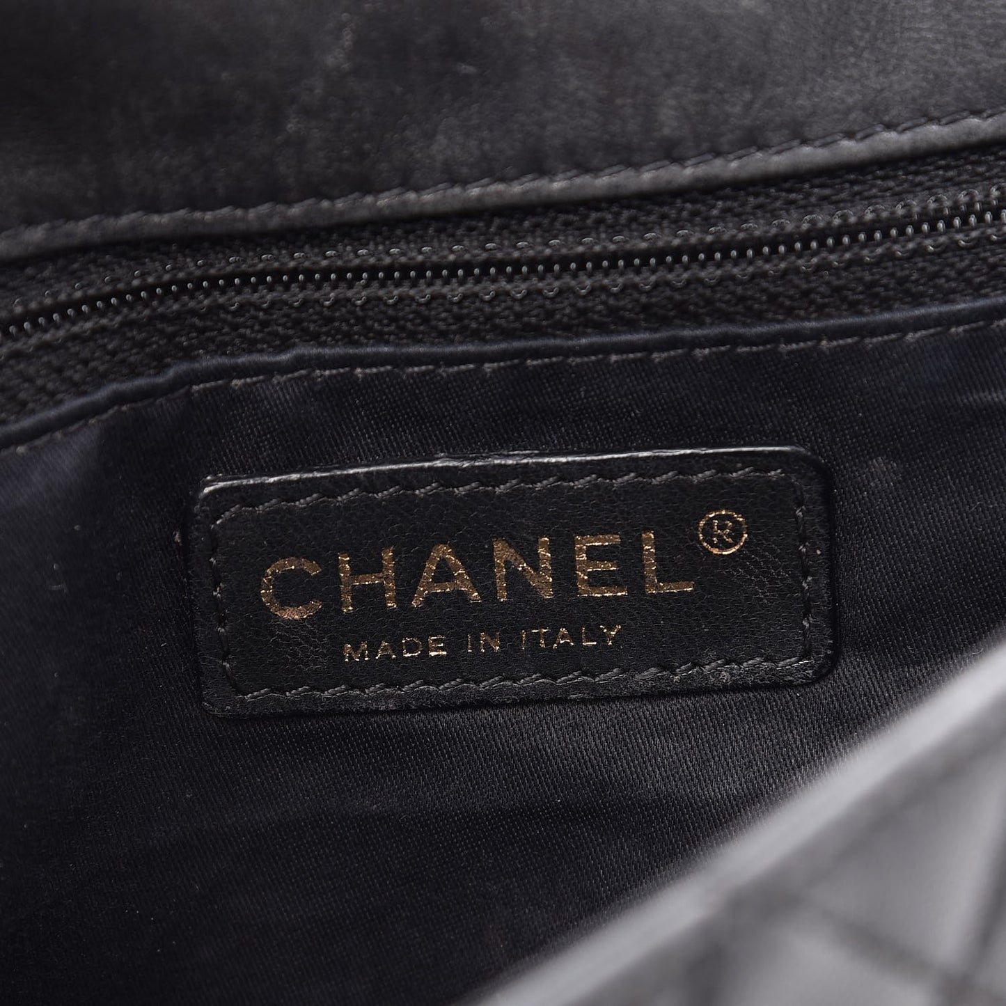 Lambskin Quilted Medium Cruise Charm Single Flap Black