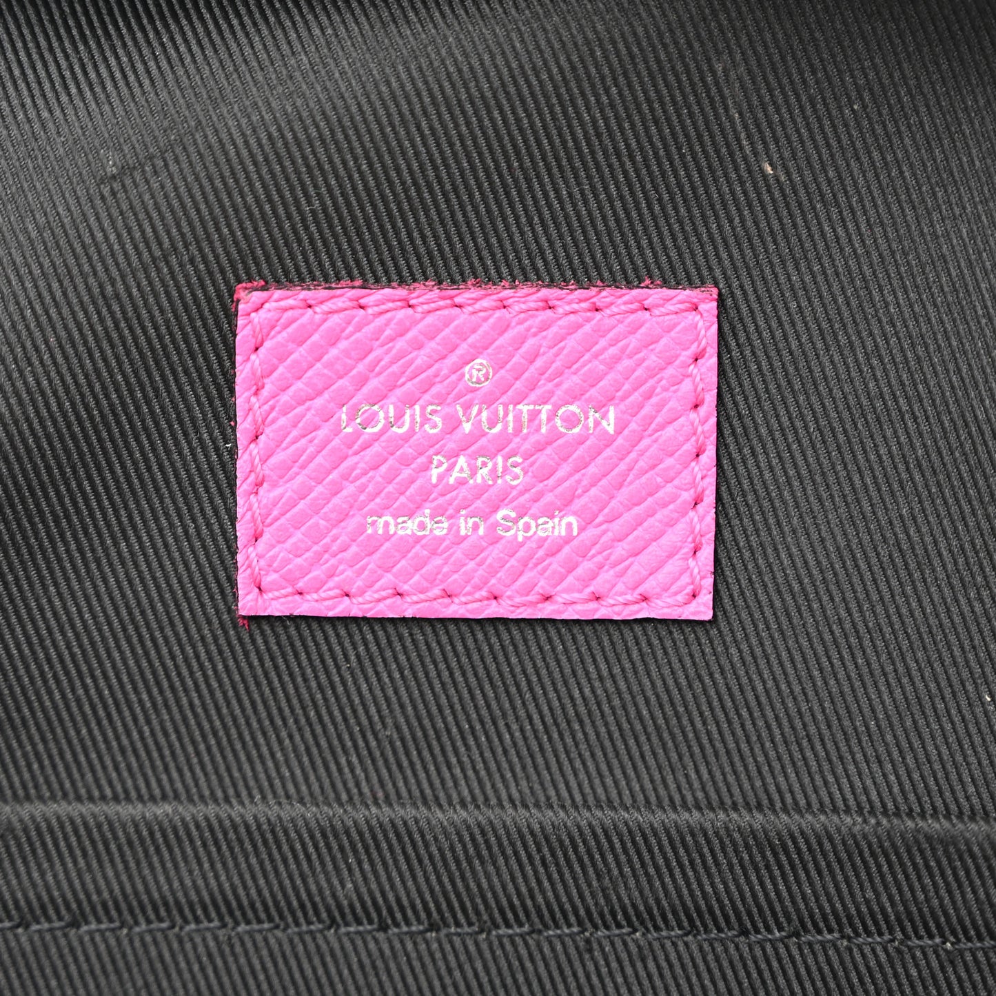 Taigarama Outdoor Slingbag Fuchsia