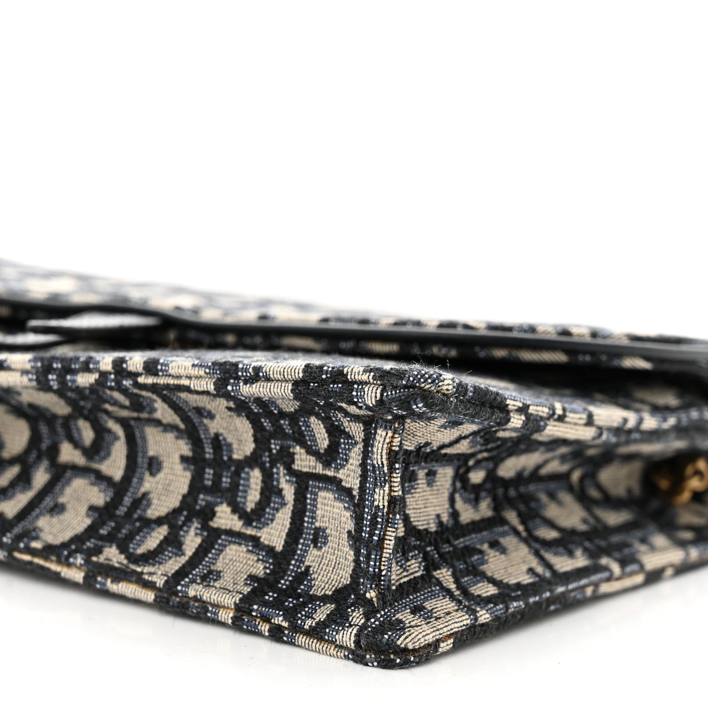 Oblique Saddle Chain Pouch Blue