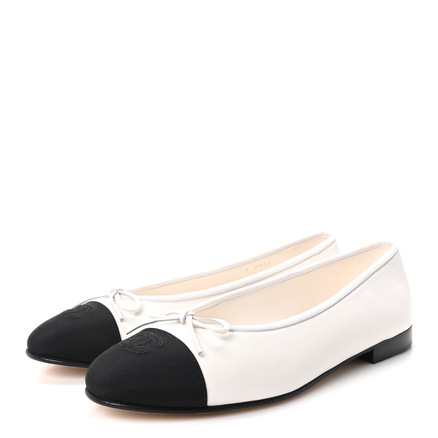 Chanel Calfskin Grosgrain Cap Toe CC Ballerina Flats 39.5 Ivory Black 4 of 10