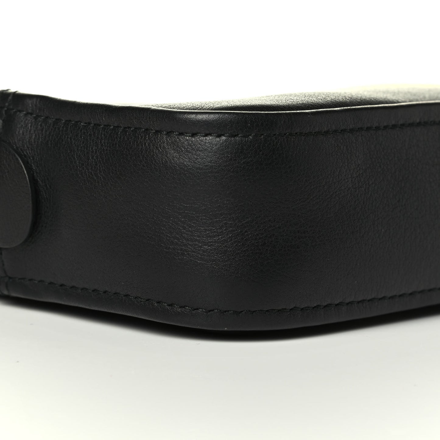 Calfskin M Triangle Pouch Black