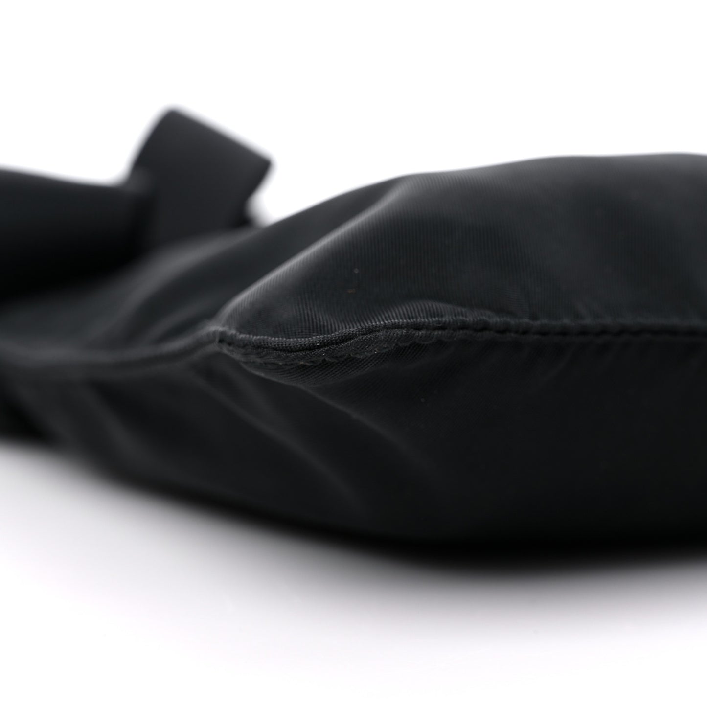Nylon Flat Messenger Bag Black