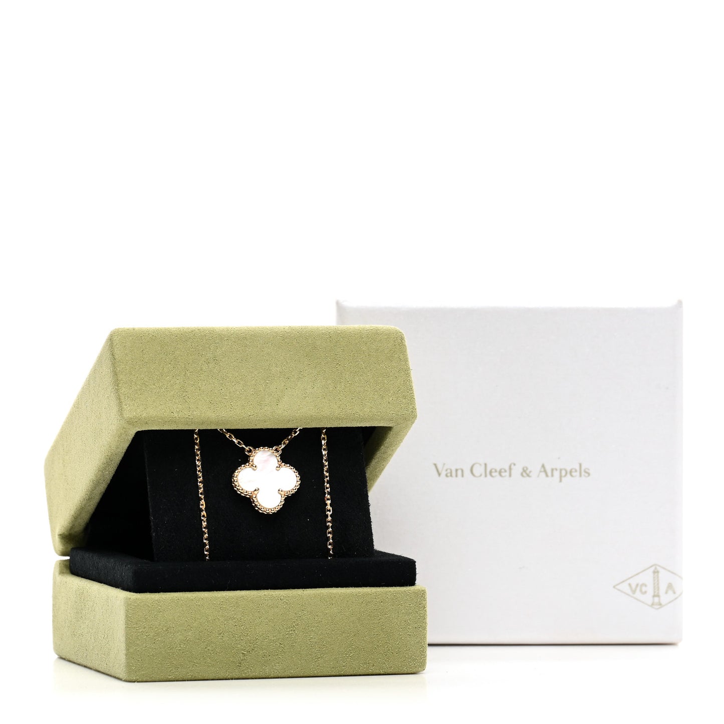 18K Yellow Gold Mother of Pearl Vintage Alhambra Pendant Necklace