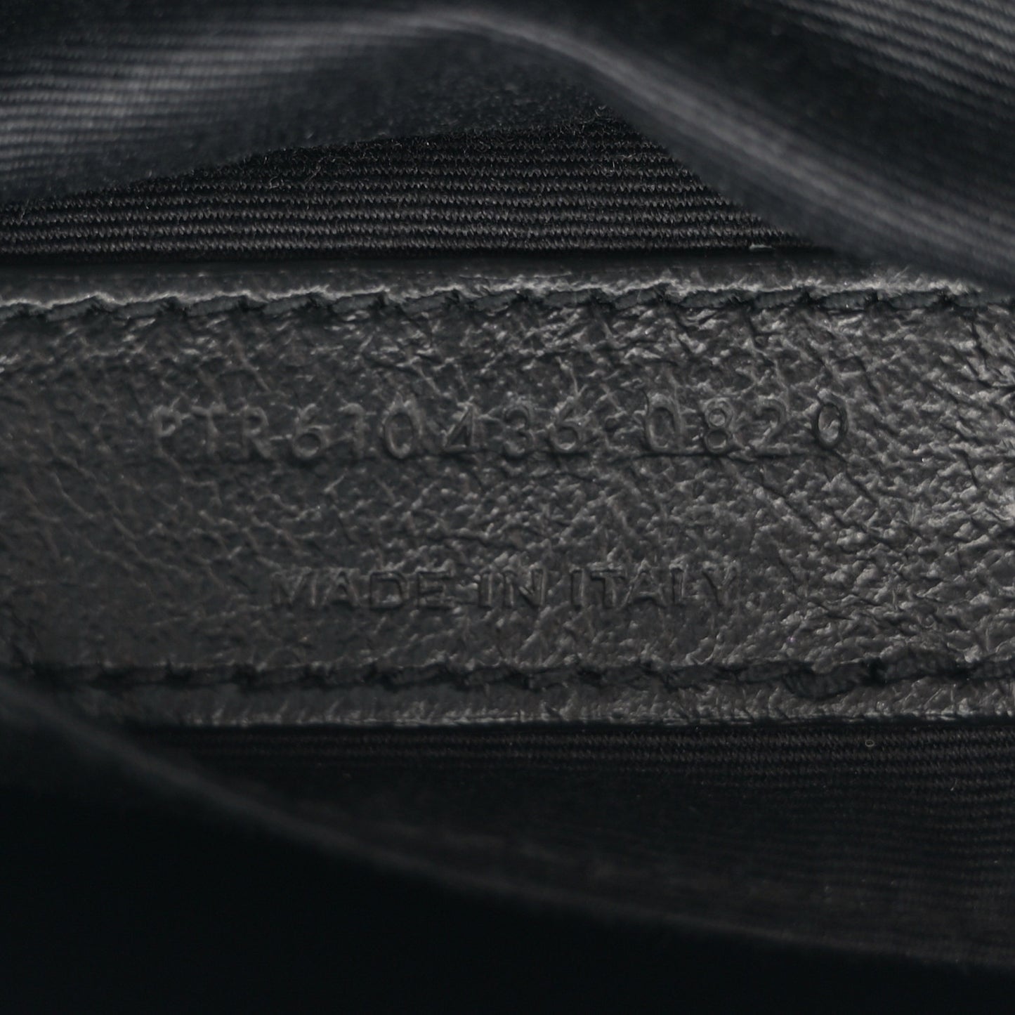 Calfskin Matelasse Chevron Round Vinyle Camera Bag Black