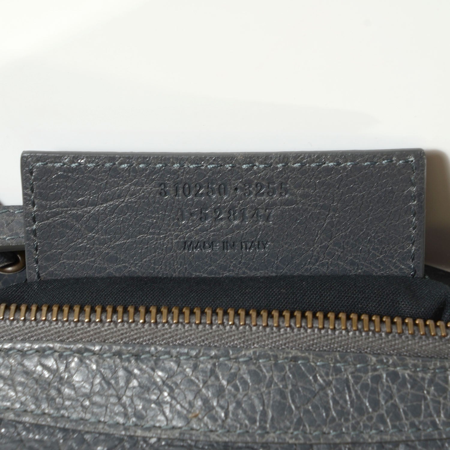 Balenciaga Agneau Classic Hardware Flat Crossbody Gris Tarmac 19 of 26