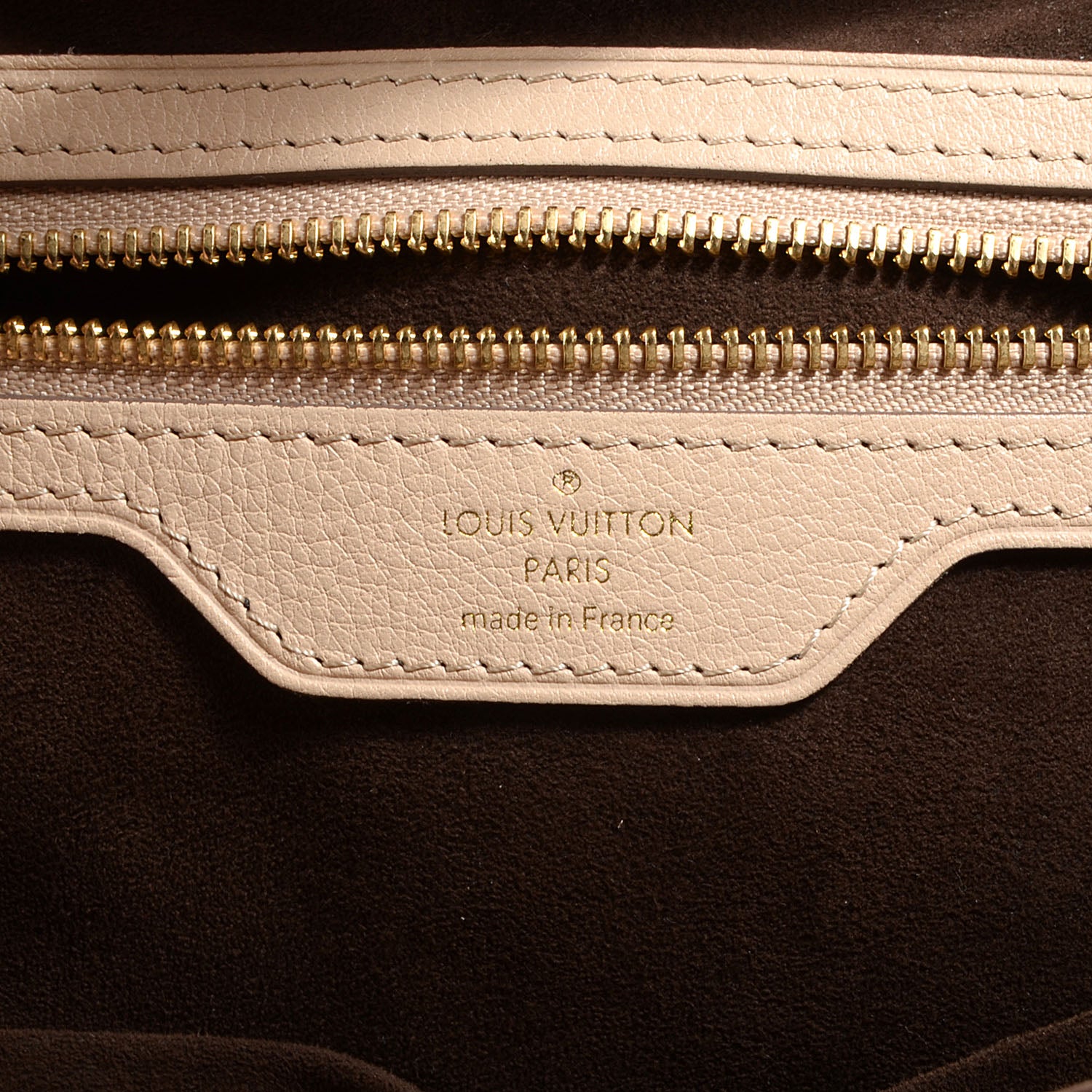 Louis Vuitton Mahina Cirrus PM Sandy 6 of 7