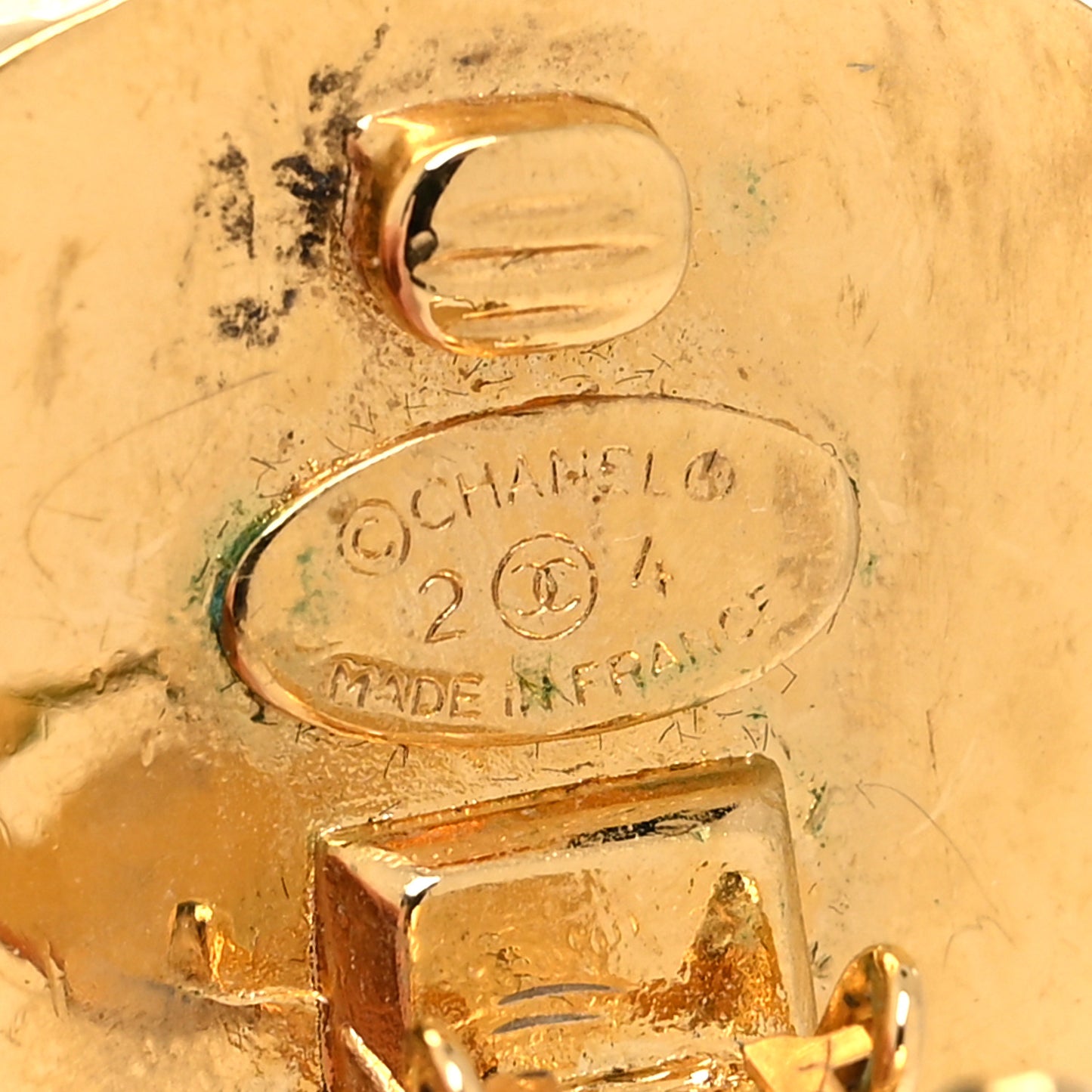 Metal CC Round Clip-On Earrings Gold Black