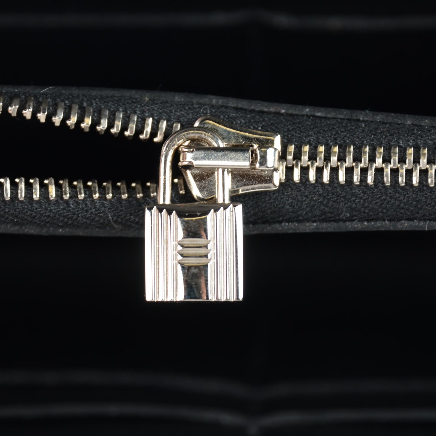 Epsom Kelly Longue Wallet Black