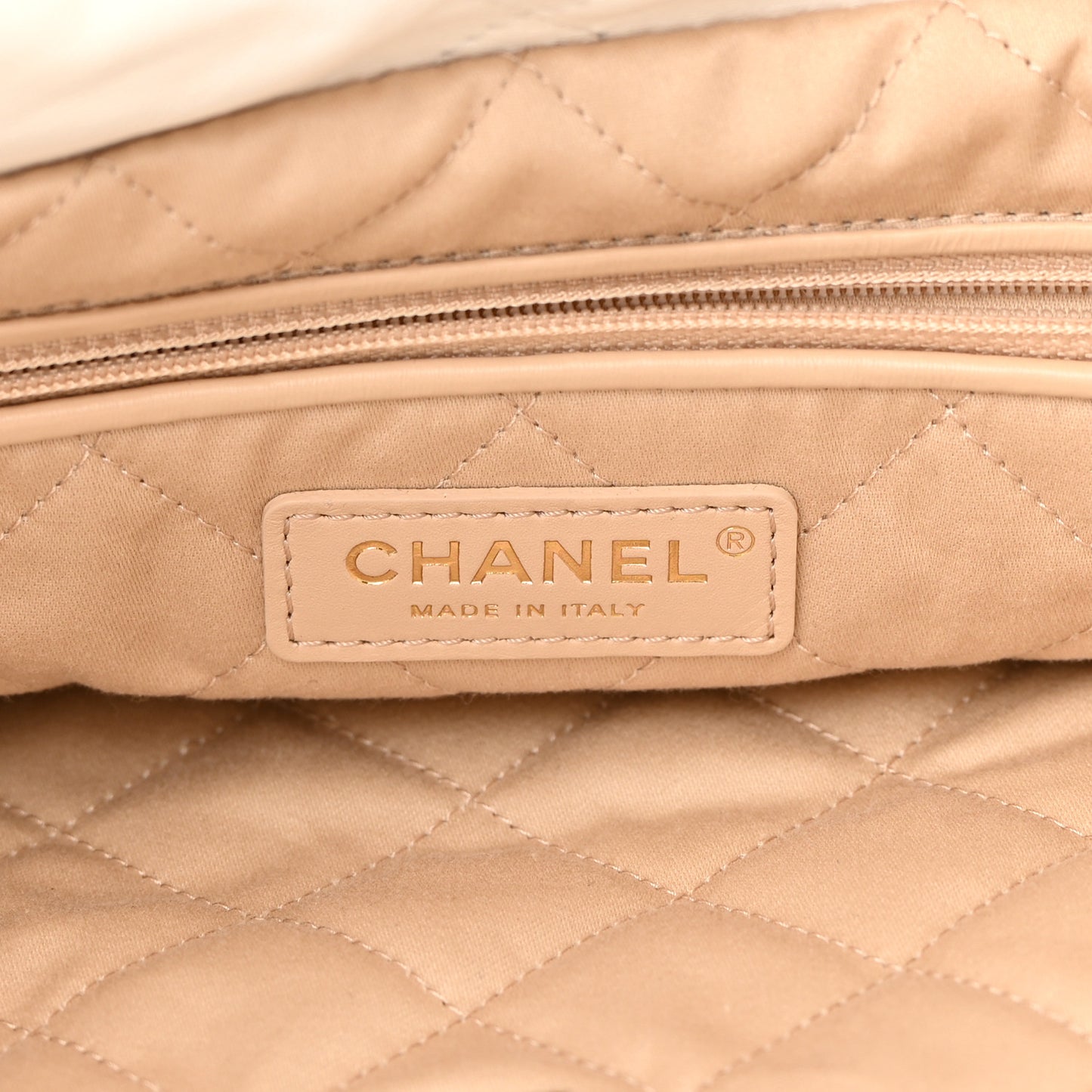 Shiny Calfskin Quilted Chanel 22 White