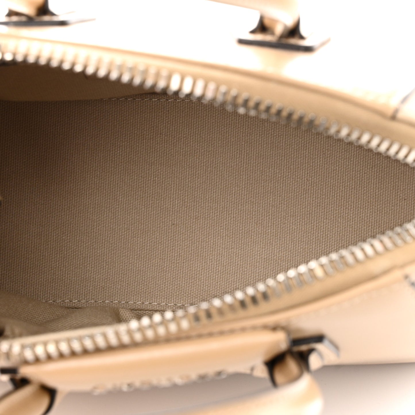 Shiny Lord Calfskin Mini Antigona Nude