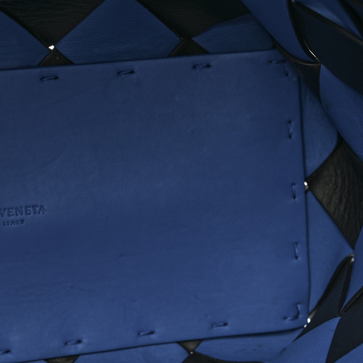 Bottega Veneta Nappa Maxi Cabat 30 Signal Blue Black 12 of 23