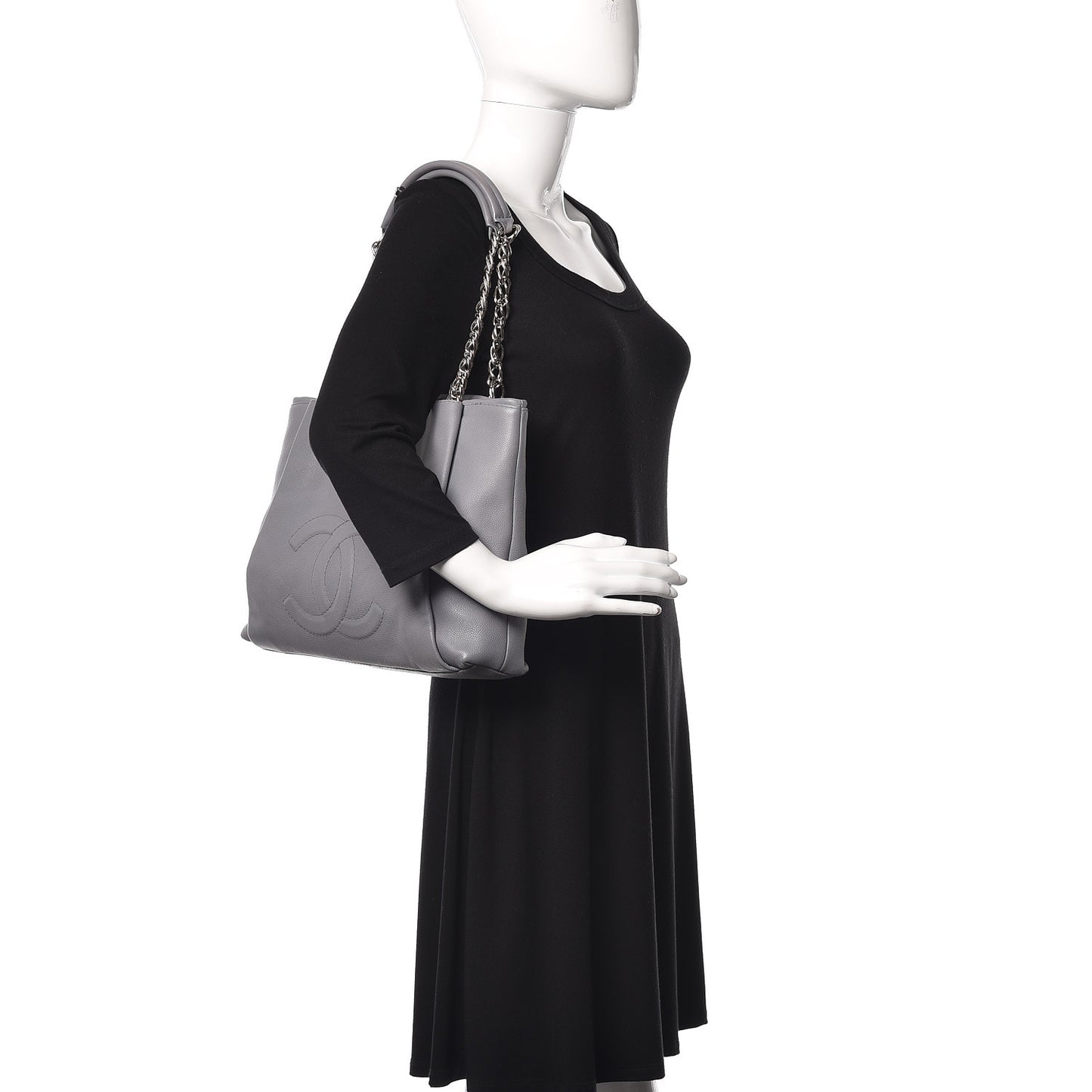 Caviar Large CC Tuck Tote Grey