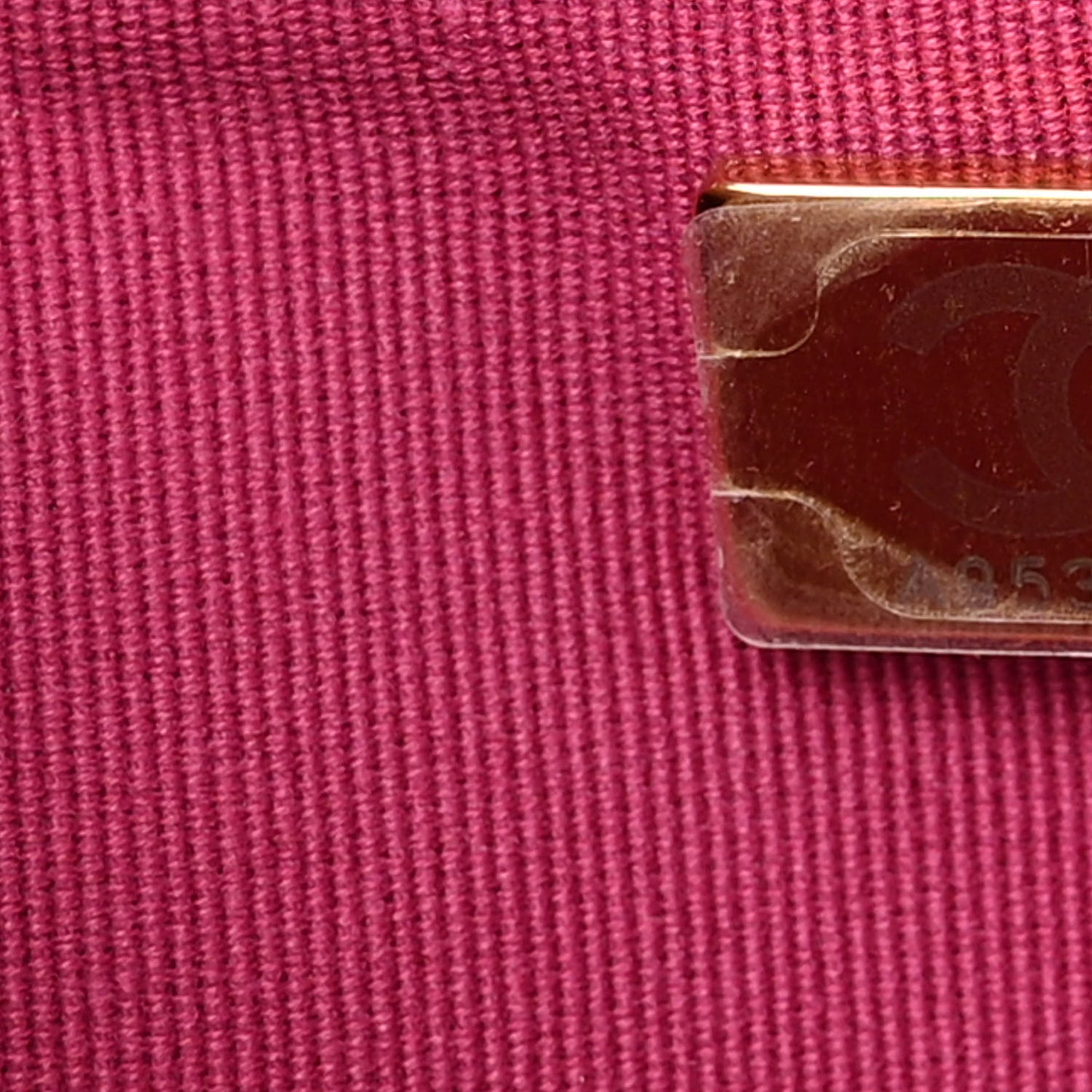 Caviar Quilted Wallet On Chain WOC Fuchsia