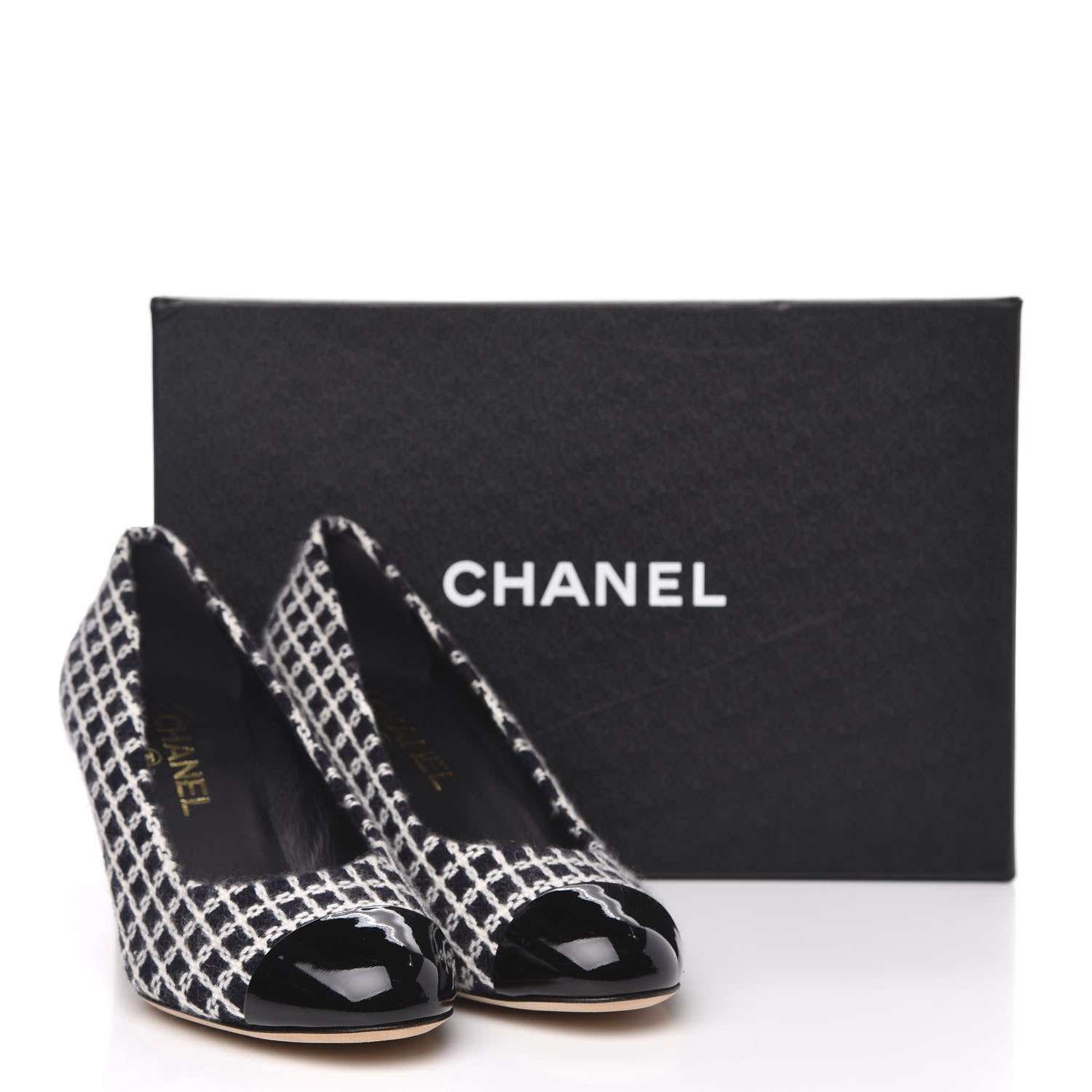 Chanel Tweed Grosgrain Cap Toe Logo Pumps 38.5 Black White Blue Pink 10 of 10
