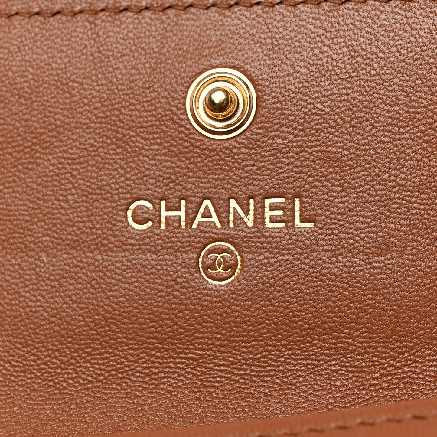 Shiny Goatskin Quilted Chanel 19 Flap Card Holder Brown