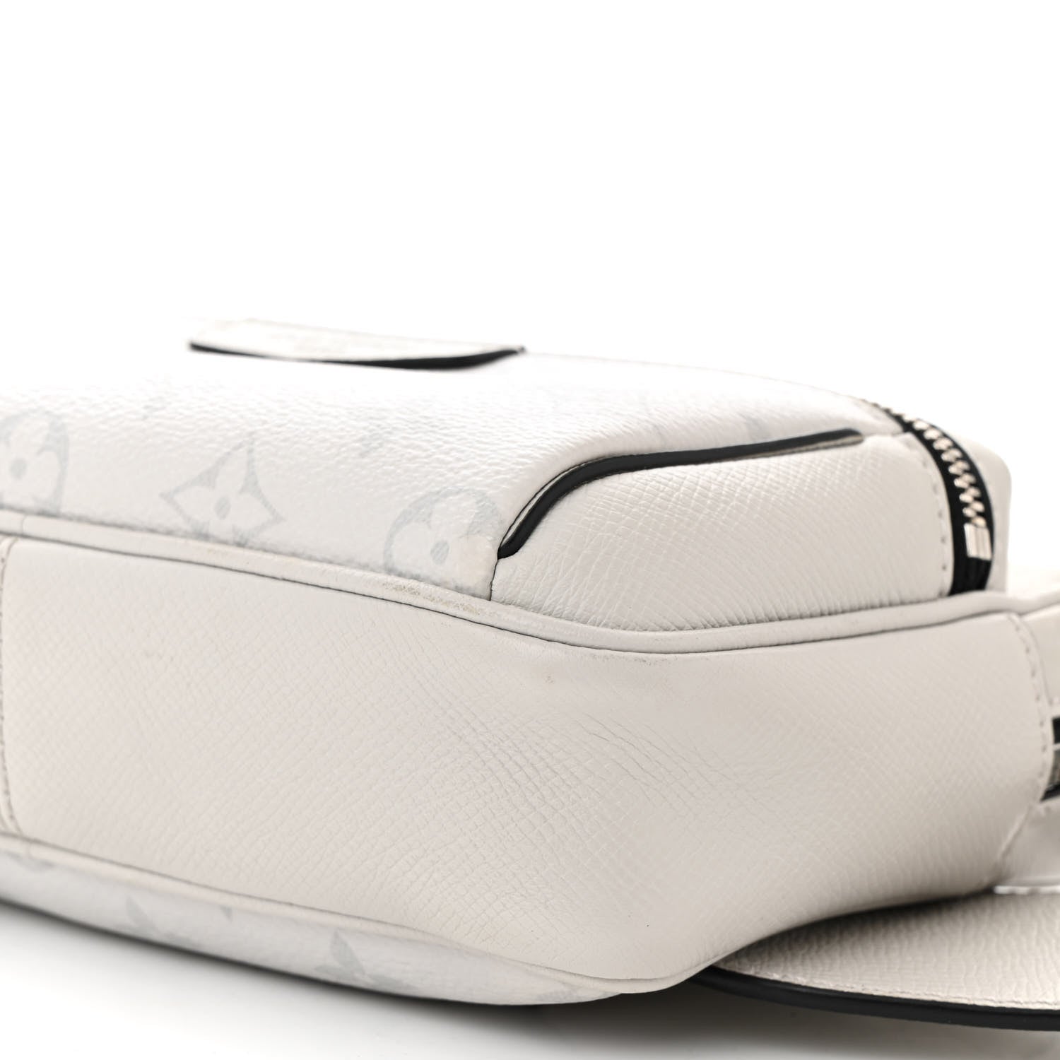 Louis Vuitton Taiga Monogram Outdoor Bumbag White 10 of 11