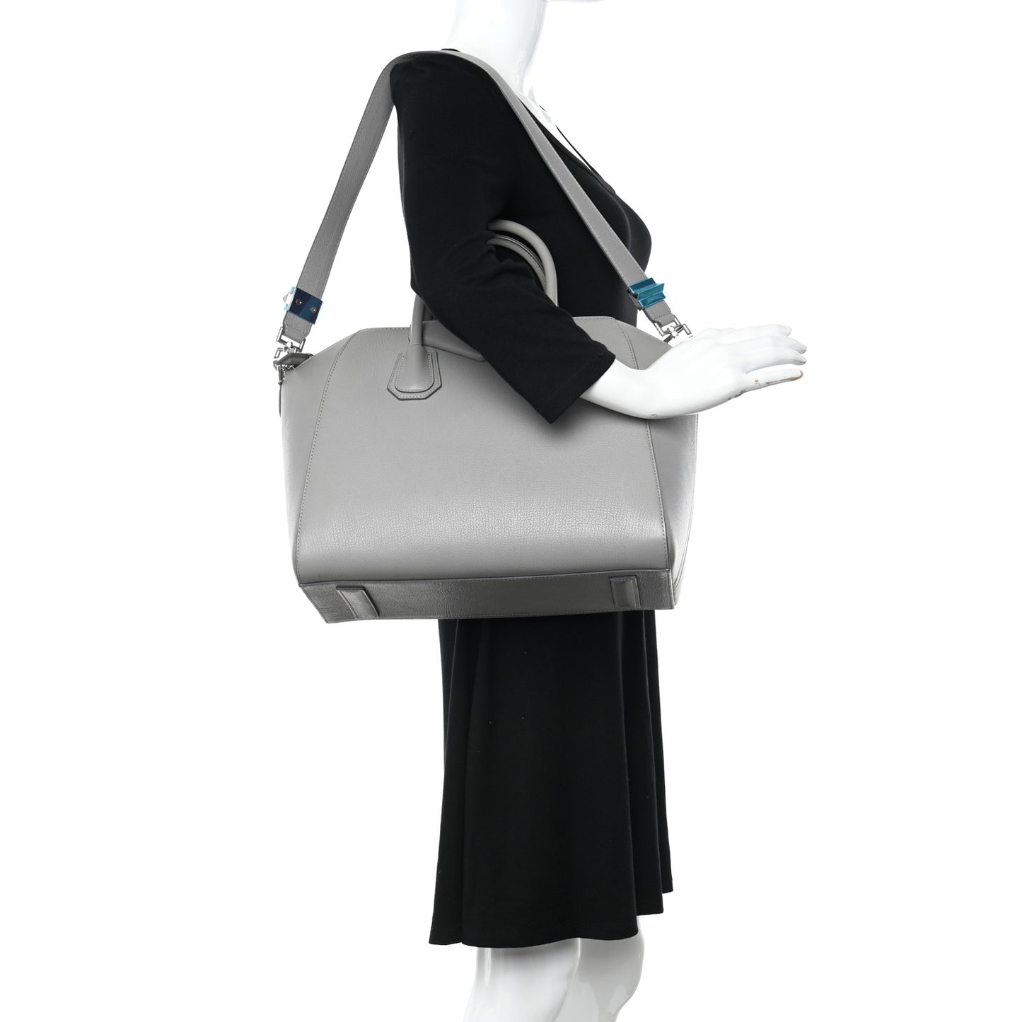 Sugar Goatskin Medium Antigona Pearl Grey