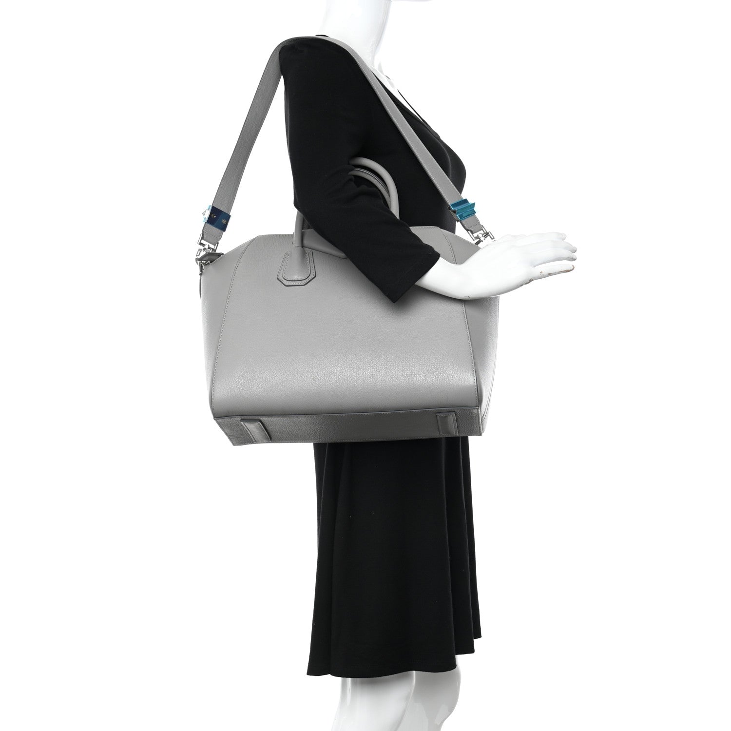 Givenchy Sugar Goatskin Medium Antigona Pearl Grey 2 of 14