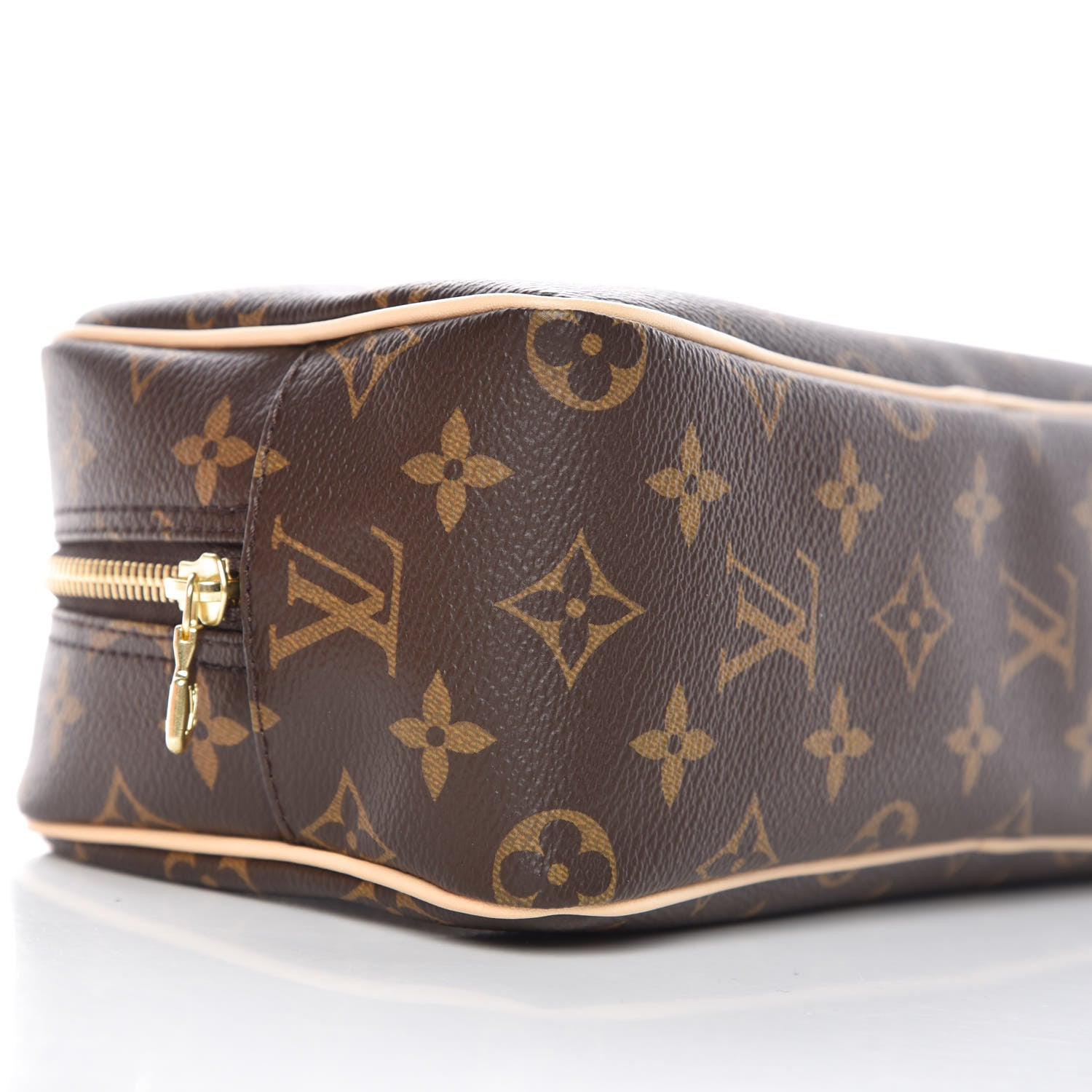 Louis Vuitton Monogram Toiletry Bag 25 8 of 10