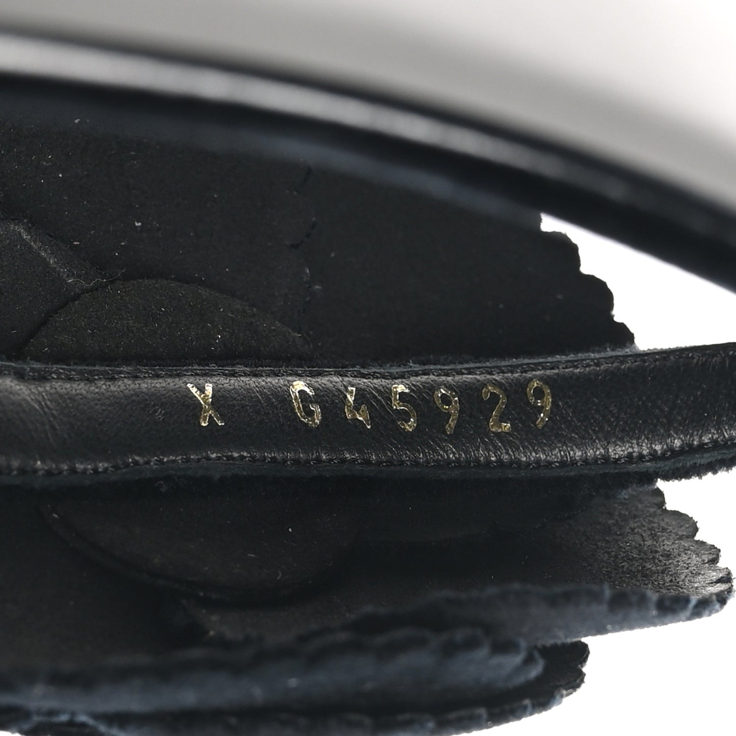 Velvet Pearl Camellia Thong Sandals 38 Black