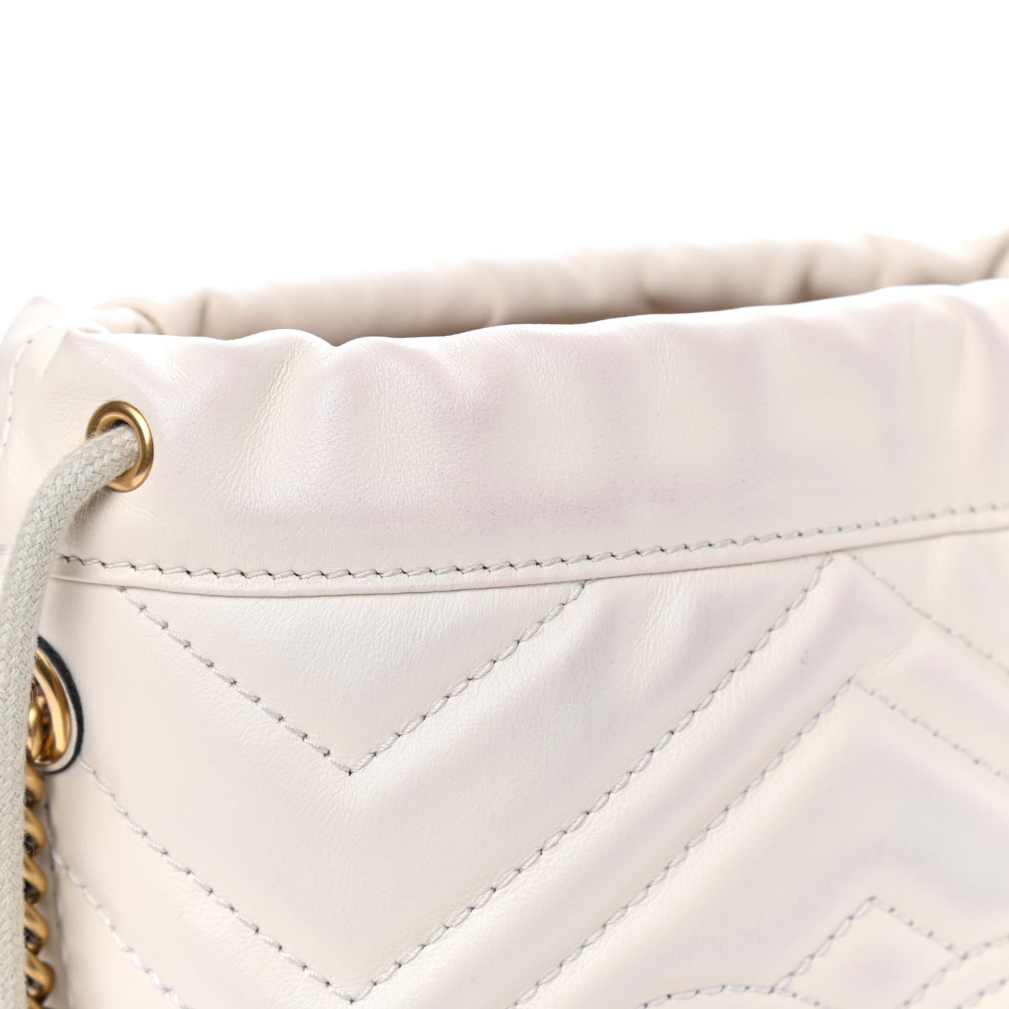 Calfskin Matelasse Mini GG Marmont 2.0 Bucket Bag White