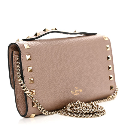 Valentino Garavani Pebbled Calfskin Rockstud Flip Lock Wallet On Chain Poudre 3 of 10