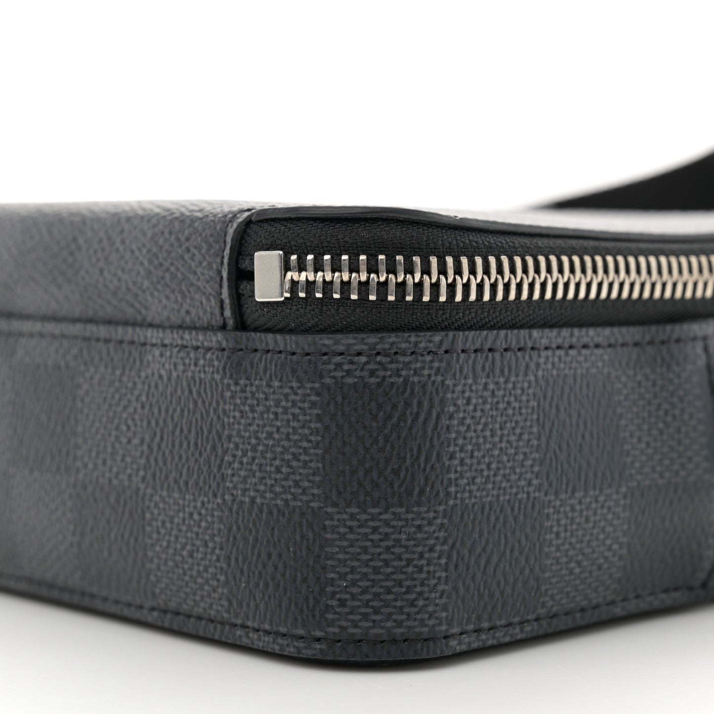 Damier Graphite Alpha Wearable Wallet