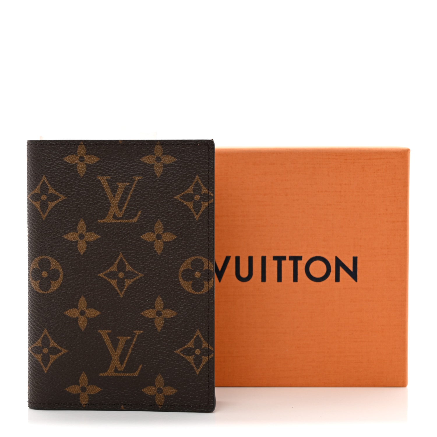 Louis Vuitton Monogram Passport Cover 7 of 7