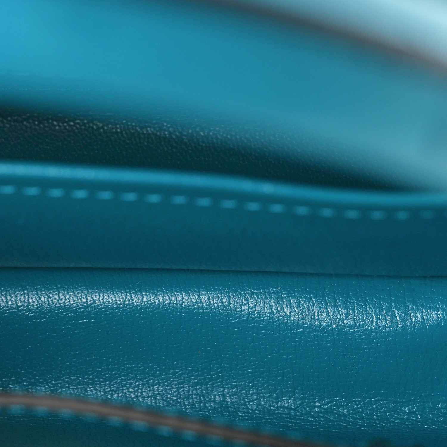 Louis Vuitton Ostrich Capucines Mini Candy Blue 7 of 9