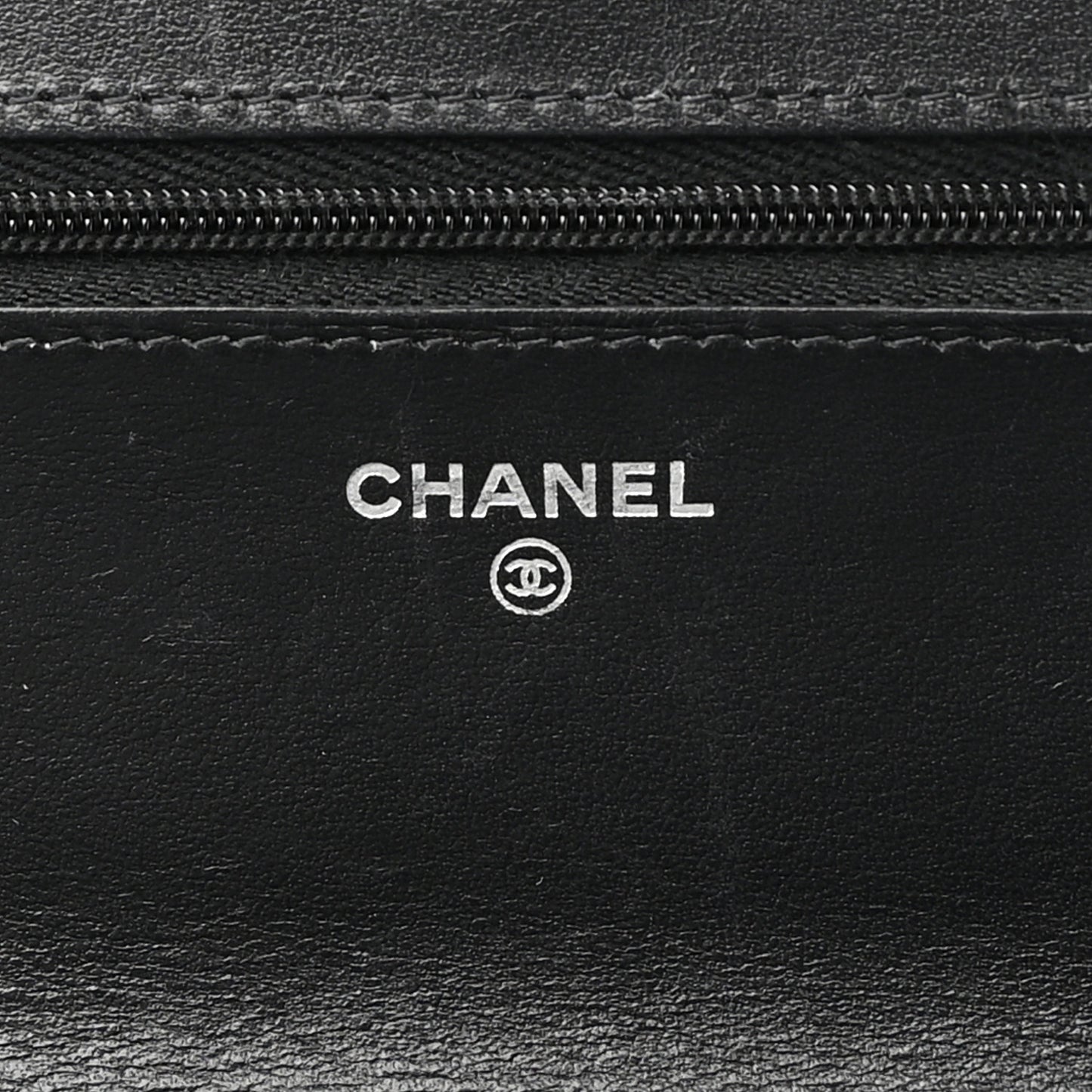 Patent Quilted Wallet On Chain WOC Black