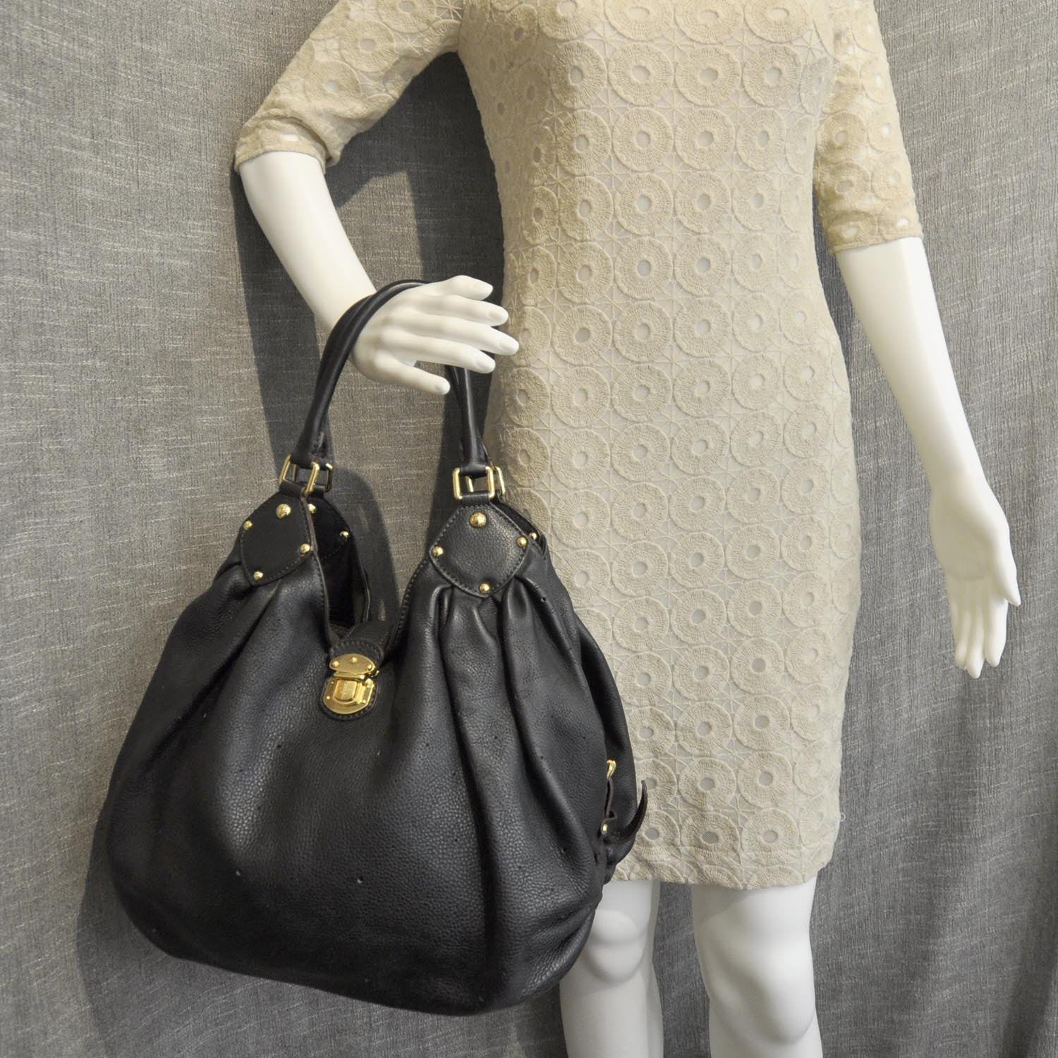 Louis Vuitton Mahina L Black 3 of 10