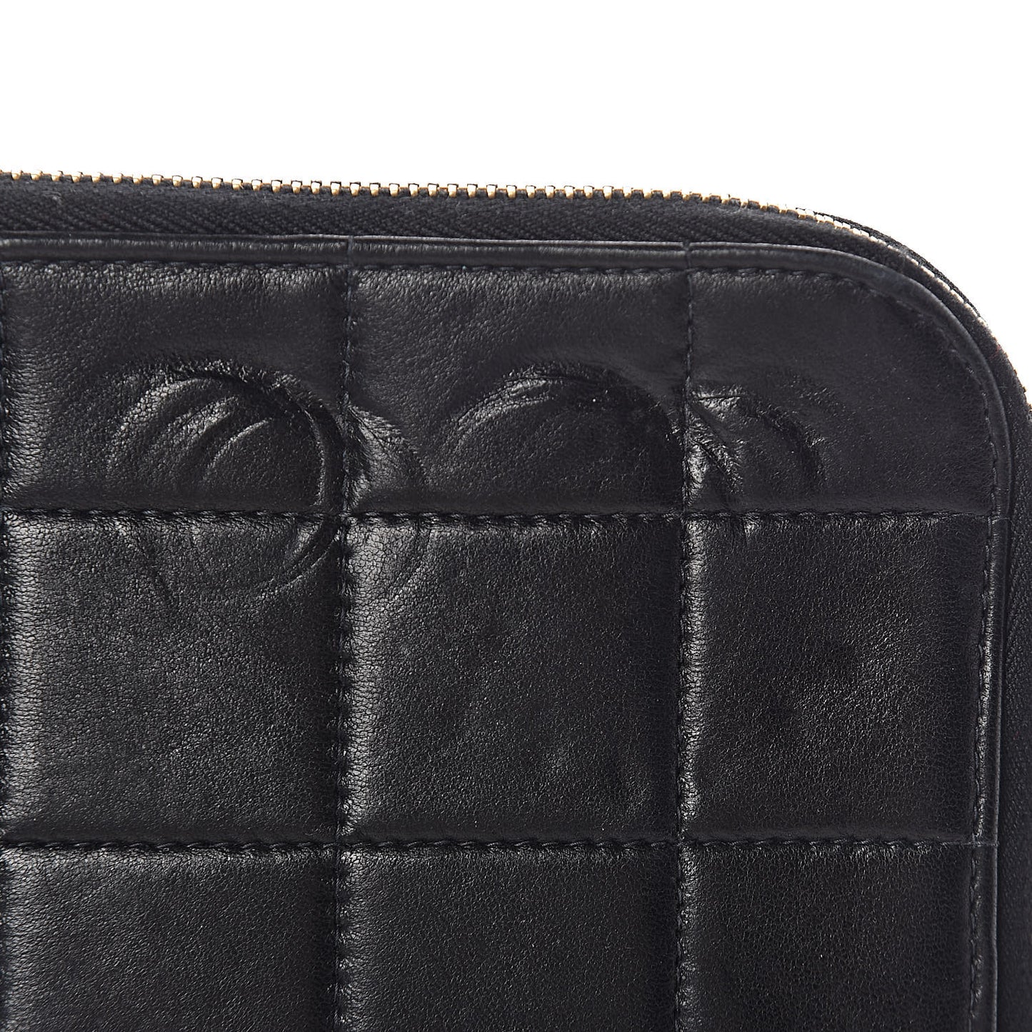 Lambskin Quilted Chocolate Bar Wristlet Black