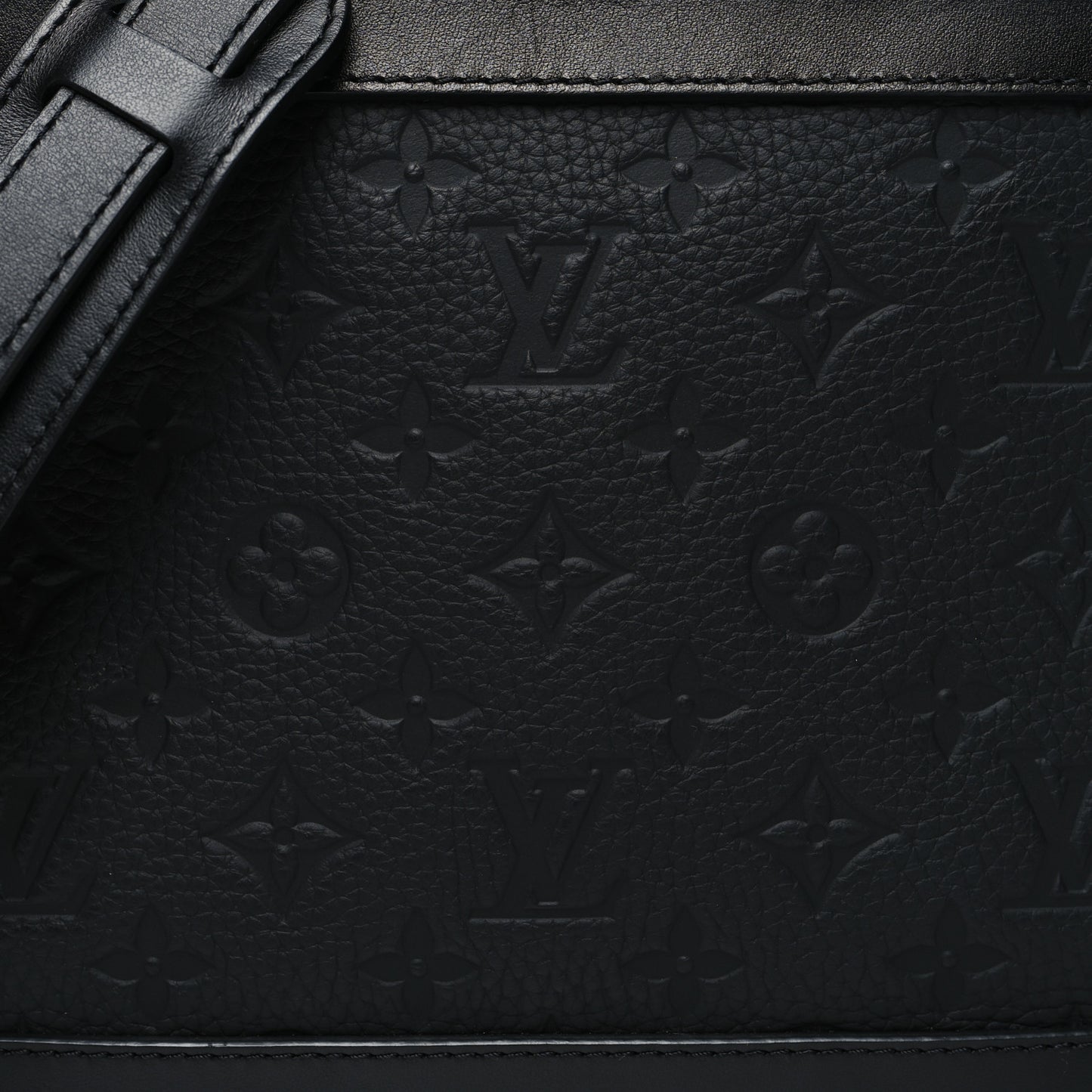 Taurillon Monogram Solar Ray Soft Trunk Black
