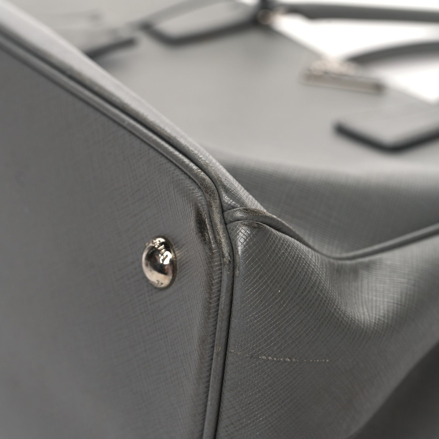 Saffiano Medium Galleria Double Zip Tote Marmo