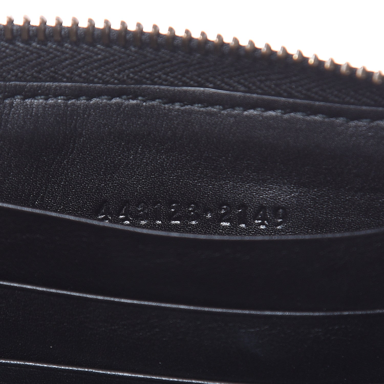 Gucci Calfskin Matelasse GG Marmont Zip Around Wallet Black White 7 of 8