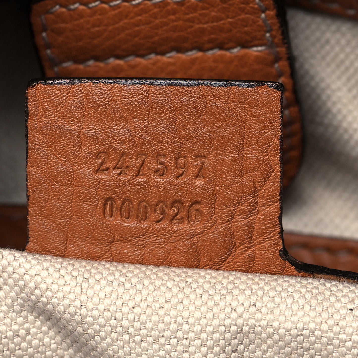 Pebbled Calfskin Medium Heritage Shoulder Bag Light Tobacco