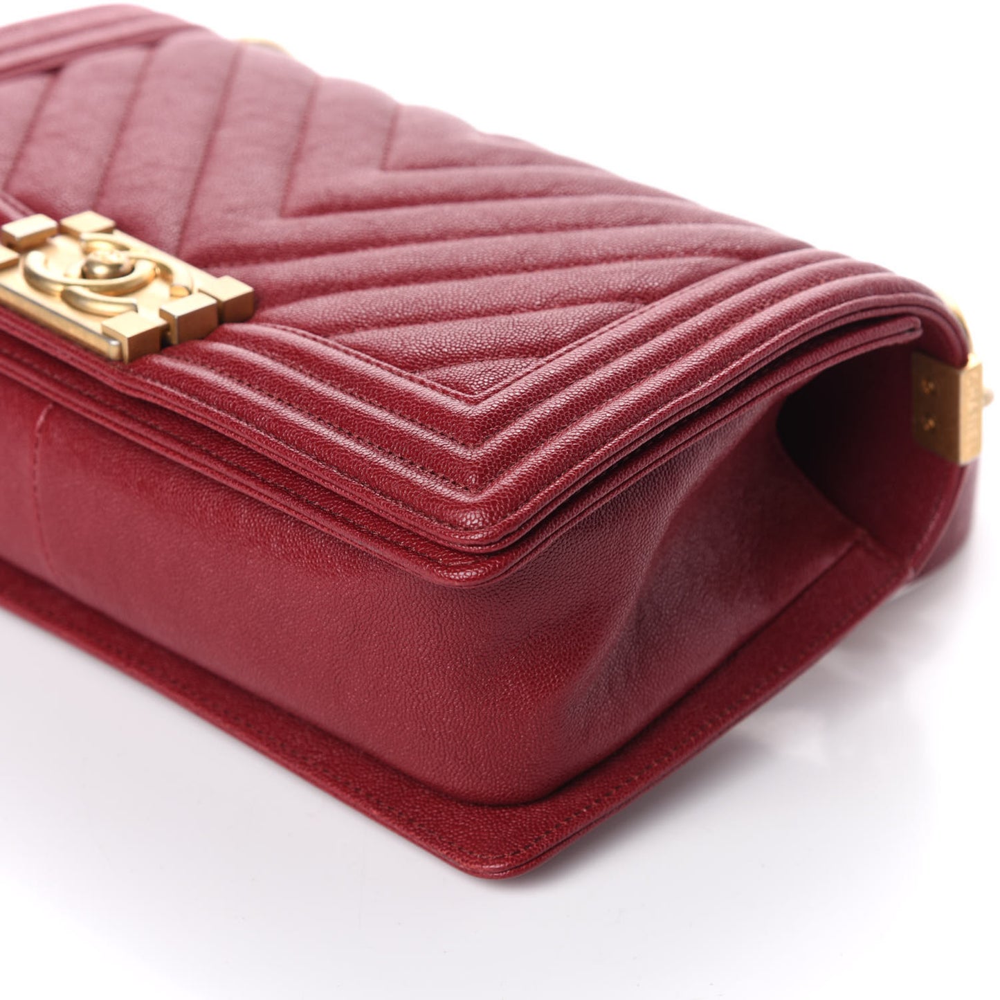 Caviar Chevron Quilted Medium Boy Flap Red
